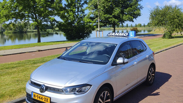 Waarom Kiezen voor een Rijschool in Rotterdam en Omgeving?